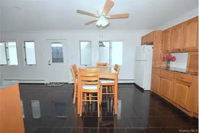 87 Parkside Drive N, Levittown, NY 11756 - Photo 6