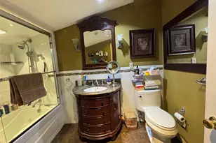 9 Harper Ct, Bronx, NY 10466 - Photo 12