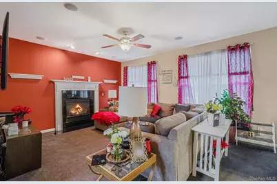 9 Paddock Lane, Medford, NY 11763 - Photo 16