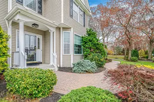 9 Paddock Ln, Medford, NY 11763 - Photo 2