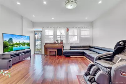 83-27 Commonwealth Boulevard, Bellerose, NY 11426 - Photo 4