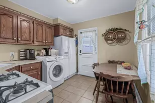 140 Jerusalem Ave, Levittown, NY 11756 - Photo 8