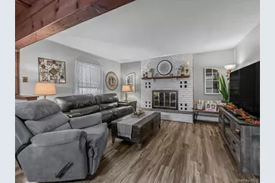 140 Jerusalem Avenue, Levittown, NY 11756 - Photo 6