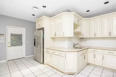 5 Bagatelle Road, Dix Hills, NY 11746 - Photo 10