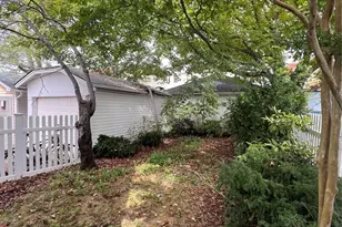 224 Beach 141st St, Rockaway Park, NY 11694 - Photo 10