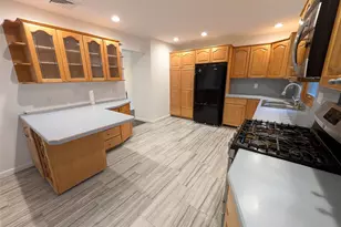 29 Astor Pl, Monsey, NY 10952 - Photo 2