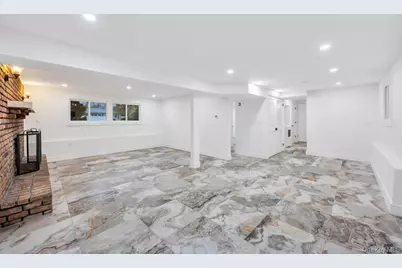 331 Gillette Street, Dix Hills, NY 11746 - Photo 18