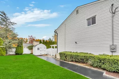 331 Gillette Street, Dix Hills, NY 11746 - Photo 32