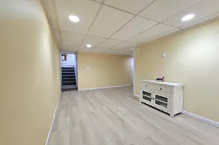 39 Anna St, Bay Shore, NY 11706 - Photo 16