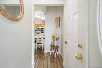 20 Laurie Road, Brentwood, NY 11717 - Photo 2