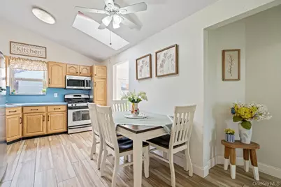 20 Laurie Road, Brentwood, NY 11717 - Photo 4