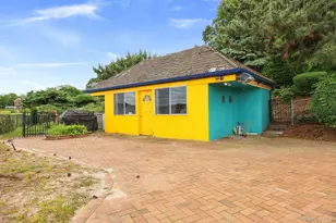 69 Cornwells Beach Rd, Sands Point, NY 11050 - Photo 36