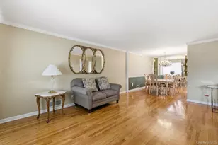 29 Lehigh Ln, Hicksville, NY 11801 - Photo 2