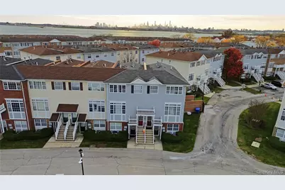 163 Surf Drive, Bronx, NY 10473 - Photo 6