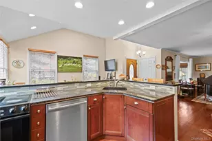 247 Smith Ridge Rd, South Salem, NY 10590 - Photo 4