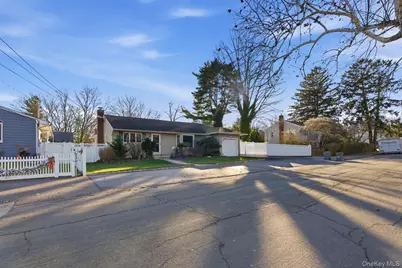 34 Weston Street, Huntington Station, NY 11746 - Photo 2