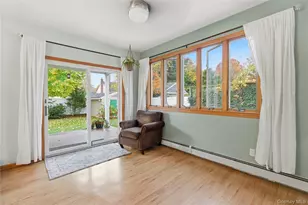 34 Weston St, Huntington Station, NY 11746 - Photo 6