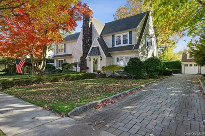 136 Locust Street, Garden City, NY 11530 - Photo 2