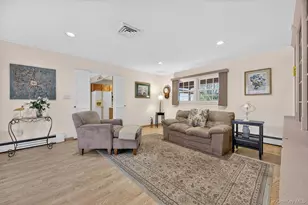 25 Shelbourne Ln, Stony Brook, NY 11790 - Photo 16