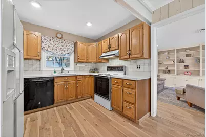 25 Shelbourne Lane, Stony Brook, NY 11790 - Photo 10