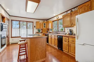 686 Traver Rd, Pleasant Valley, NY 12569 - Photo 8