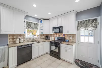 1800 Stuyvesant Avenue, Merrick, NY 11566 - Photo 14