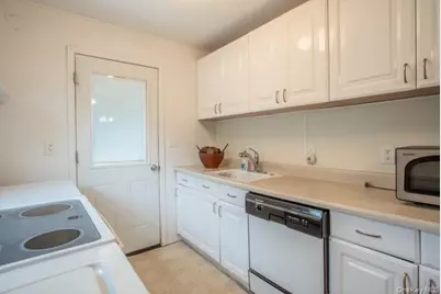 10 Grand Street, Smithtown, NY 11787 - Photo 10