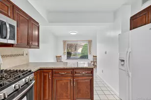 200 California Rd, Bronxville, NY 10708 - Photo 10