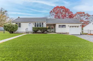 141 Wendy Dr, Holtsville, NY 11742 - Photo 2