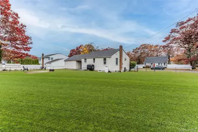 141 Wendy Drive, Holtsville, NY 11742 - Photo 14