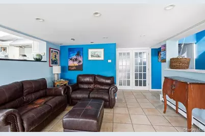 49 S Bay Avenue, Amityville, NY 11701 - Photo 16