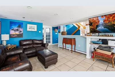 49 S Bay Avenue, Amityville, NY 11701 - Photo 20