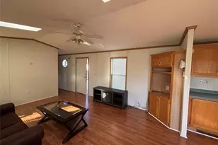 1661 Old Country Rd, Riverhead, NY 11901 - Photo 30