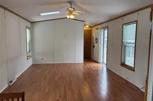 1661 Old Country Rd, Riverhead, NY 11901 - Photo 6