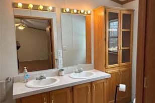 1661 Old Country Rd, Riverhead, NY 11901 - Photo 14