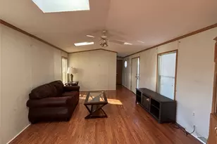 1661 Old Country Rd, Riverhead, NY 11901 - Photo 32