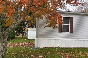 1661 Old Country Rd, Riverhead, NY 11901 - Photo 28