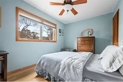 21 Woodridge Road, Hampton Bays, NY 11946 - Photo 20