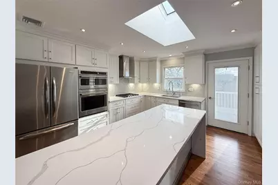 [Address not provided], Valley Stream, NY 11580 - Photo 12