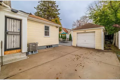 194-16 116th Avenue, Saint Albans, NY 11412 - Photo 24