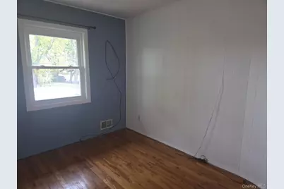 27 Grouse Drive, Brentwood, NY 11717 - Photo 4