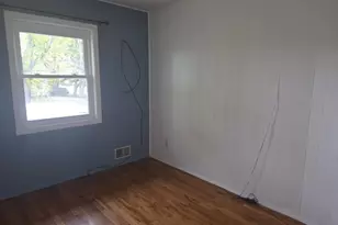 27 Grouse Dr, Brentwood, NY 11717 - Photo 4