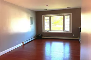 364 W 2nd St, West Islip, NY 11795 - Photo 8