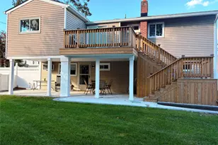 364 W 2nd St, West Islip, NY 11795 - Photo 22