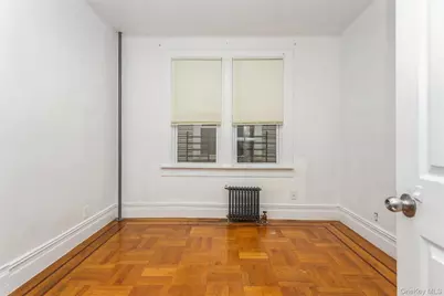 1646 Radcliff Avenue, Bronx, NY 10462 - Photo 8