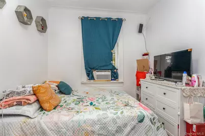 1646 Radcliff Avenue, Bronx, NY 10462 - Photo 16