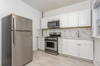 1646 Radcliff Avenue, Bronx, NY 10462 - Photo 10