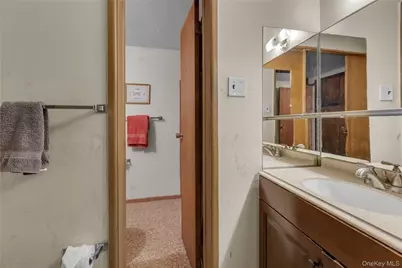 96 Split Cedar Drive, Islandia, NY 11749 - Photo 10