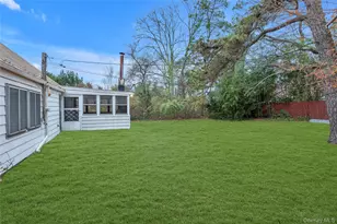 96 Split Cedar Dr, Islandia, NY 11749 - Photo 16