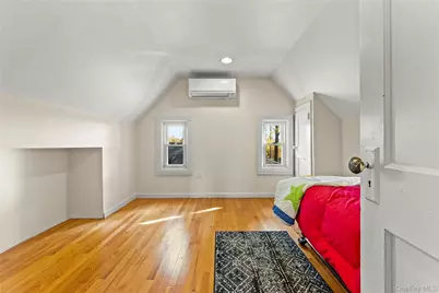 11245 178th Street, Addisleigh Park, NY 11433 - Photo 18